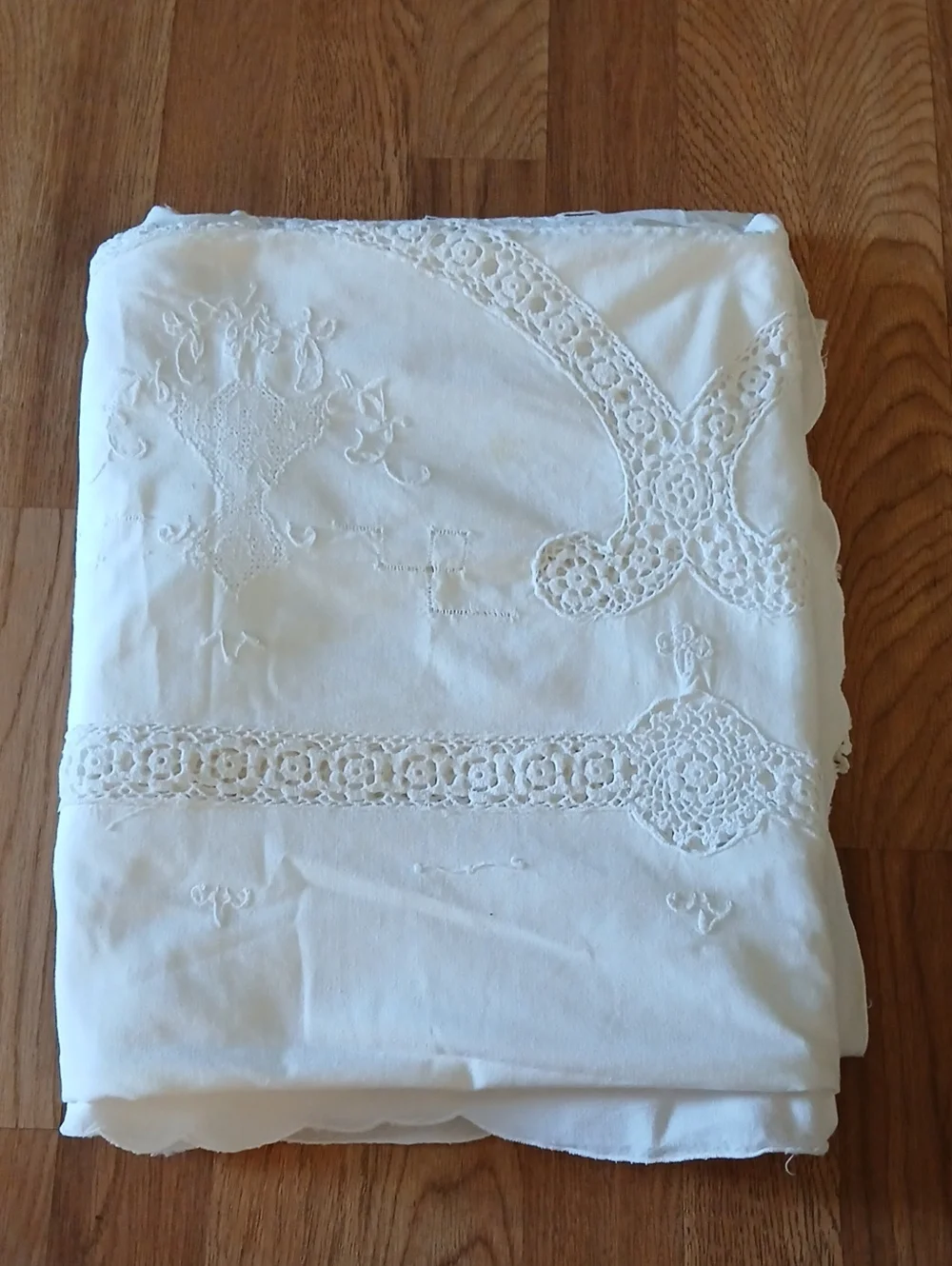Vintage Handmade Tablecloth Set
